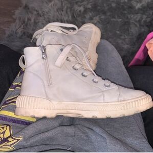 Womens super comfortable Blowfish sz 7 high top boots